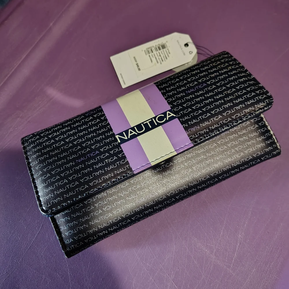 Nautica Black and White Women's Wallet NWT - Picture 1 of 4
